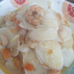A picture of Ginisang Labanos (Radish).