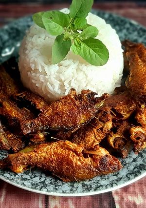 পুঁটি মাছ ভাজা। রেসিপির প্রধান ছবি