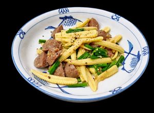 Hình của món SP.0321 - Bò Viên Xào Bắp Non.