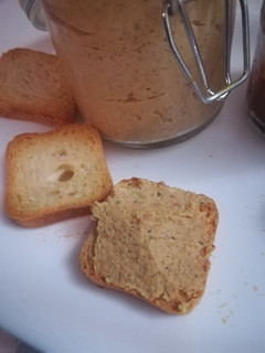 Una foto de Paté de morcilla de sesos