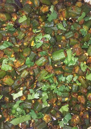 ભીંડા નું લોટવાળુ શાક (Bhinda Lot Valu Shak Recipe In Gujarati) રેસીપી મુખ્ય ફોટો