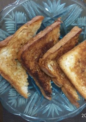 A picture of Garlic Bread toast.