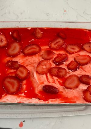 A picture of My Favourite Strawberry-Pretzel Salad.