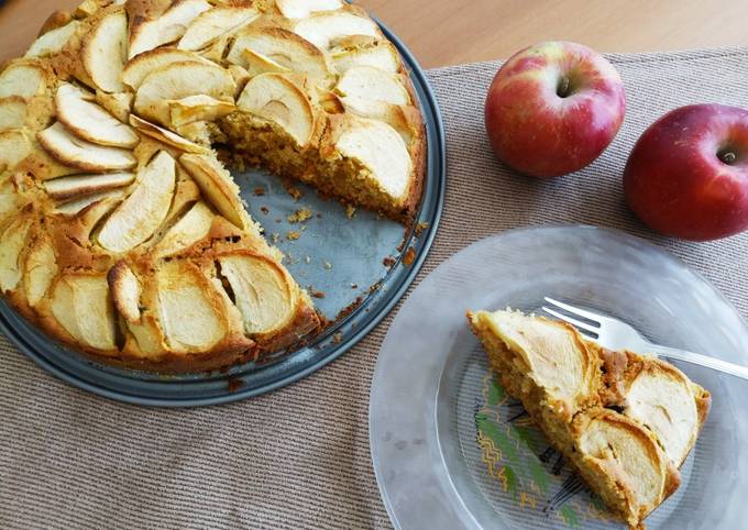 κύρια φωτογραφία συνταγής Κέικ μήλο υγιεινό με απλά υλικά και λίγες θερμίδες 🍎