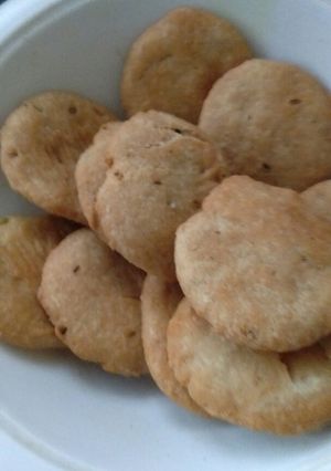 मीठा खस्ता (Meetha Khasta recipe in Hindi) रेसिपी मुख्य फोटो