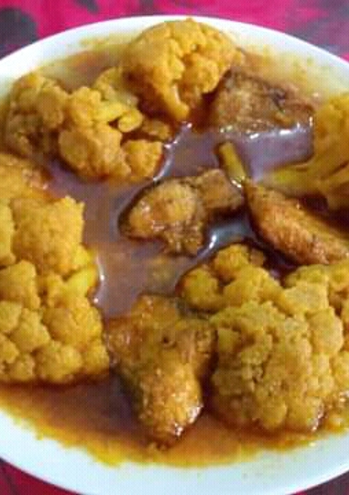 রুই মাছ দিয়ে ফুলকপি রান্না রেসিপির প্রধান ছবি