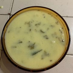 A picture of Dahi ki Kadhi.