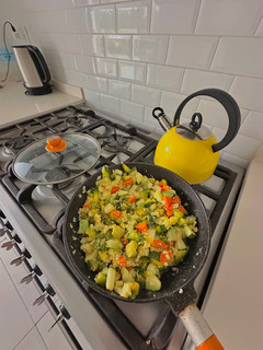 Una foto de Revuelto de verduras SÚPER fácil de hacer en pocos minutos y re saludable! 🍲