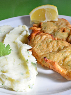 Una foto de Milanesas marineras con puré