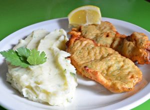 Una foto de Milanesas marineras con puré
