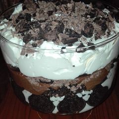 A picture of Oreo Triffle Pudding.