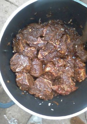 A picture of Dry fry egged beef.