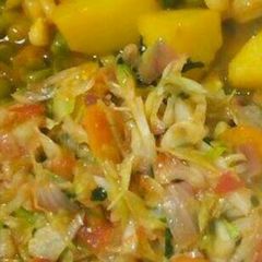 A picture of Peas stew and cabbage.