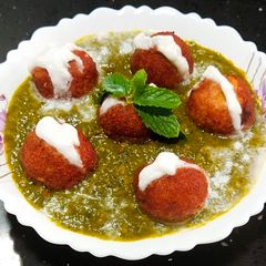 A picture of Palak Paneer Kofta's.