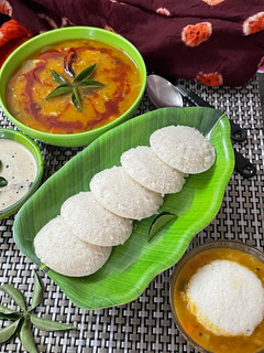 राइस इडली सांबर (Rice Idli sambar recipe in Hindi) रेसिपी मुख्य फोटो