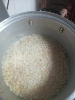 Una foto de Arroz con agua de acelga