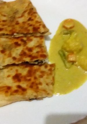 A picture of Egg stuffed paratha.