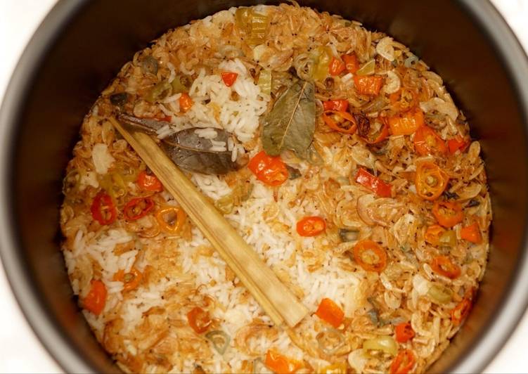 Bagaimana Menyiapkan Nasi Liwet Rebon Ricecooker 🍚 Lezat