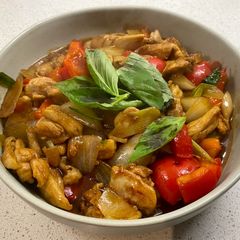 A picture of San Bei Ji (3 cup basil chicken -三杯鸡).