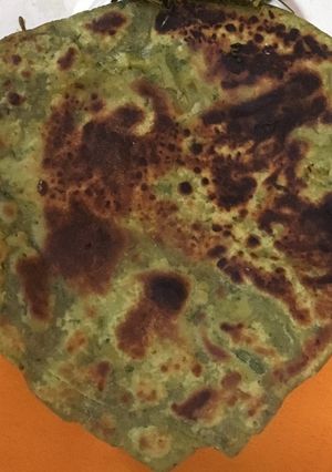 A picture of Methi Paratha.