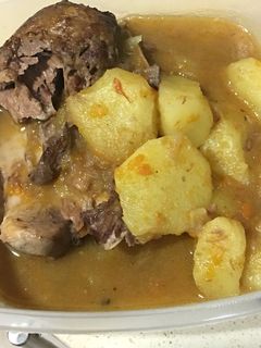 Una foto de Carrillera de cerdo guisada (olla perfect)