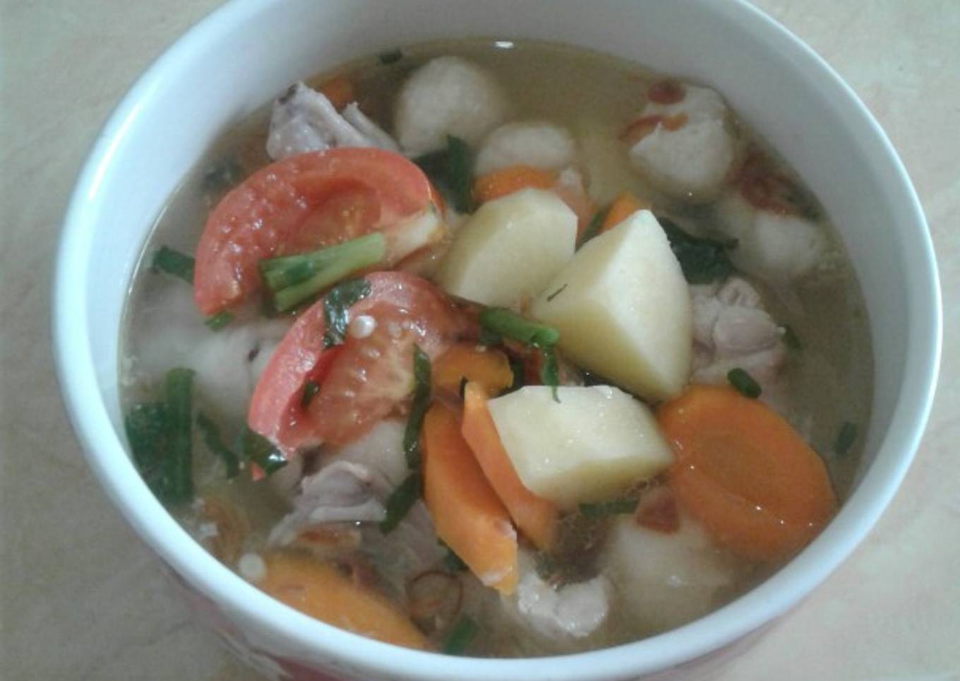Sop ayam bakso