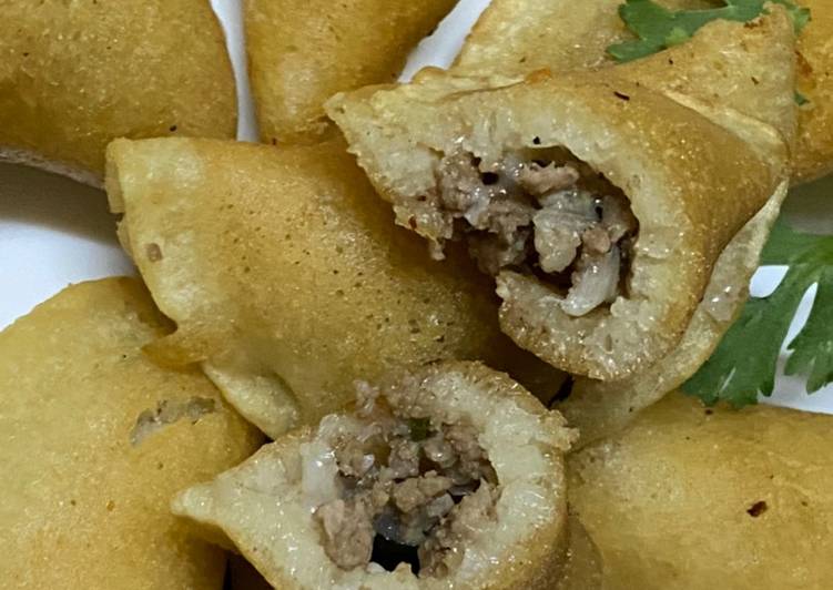 القطايف باللحمه المفرومة والجبنة