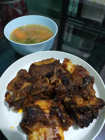 Langkah Mudah untuk Menyiapkan Resep Sop Iga Bakar Pedas Manis Anti Ribet, Enak