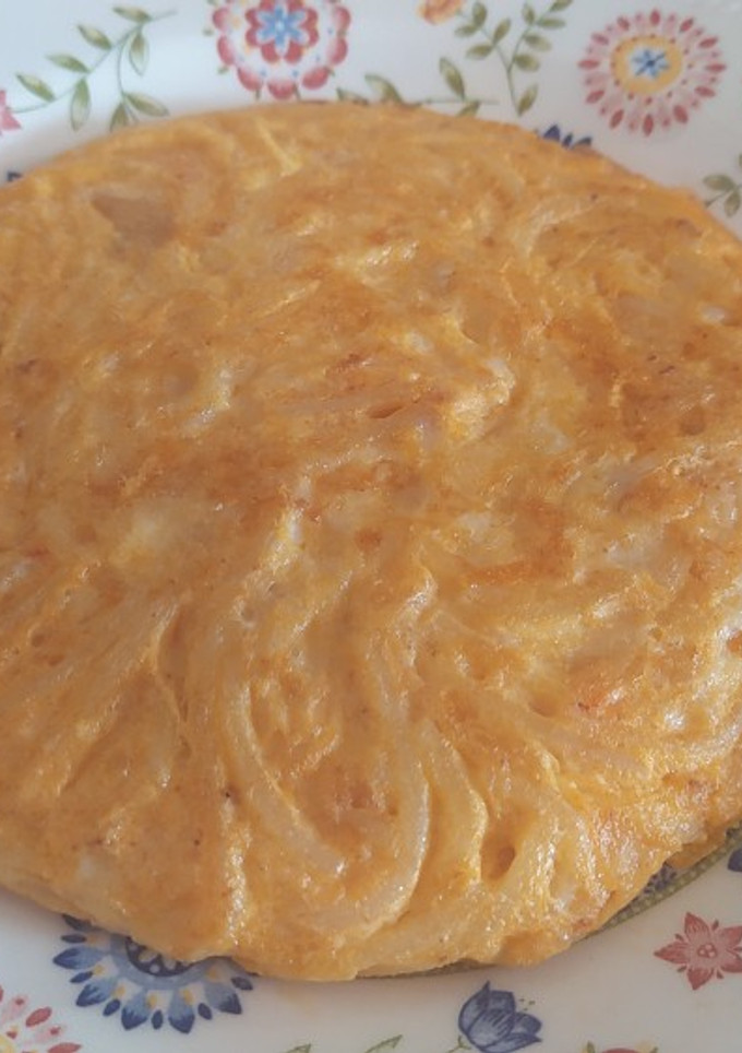 Una foto de Tortilla de espaguetis con queso y sin gluten