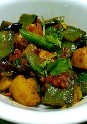 A picture of Flat Beans and Potato Sabzi.