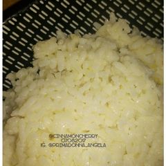 Hainanese Rice in Rice Cooker A picture of Hainanese Rice in Rice Cooker.