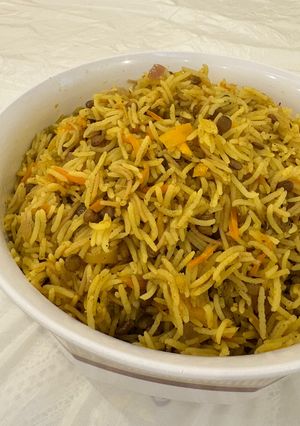 صورة لوصفة أرز بالشعيرية والعدس