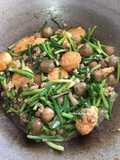 “ผัดเห็ดฟางเต้าหู้ไข่”