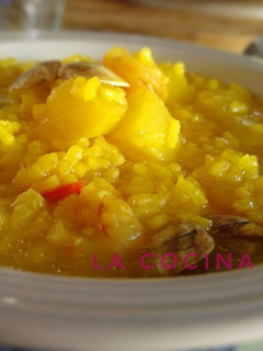 Una foto de Arroz con nabos y almejas
