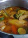 Caldo de pollo exprés