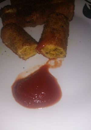 A picture of Tinfish Bread Rolls.