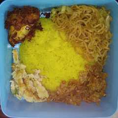 รูปของ Nasi kuning magiccom simple