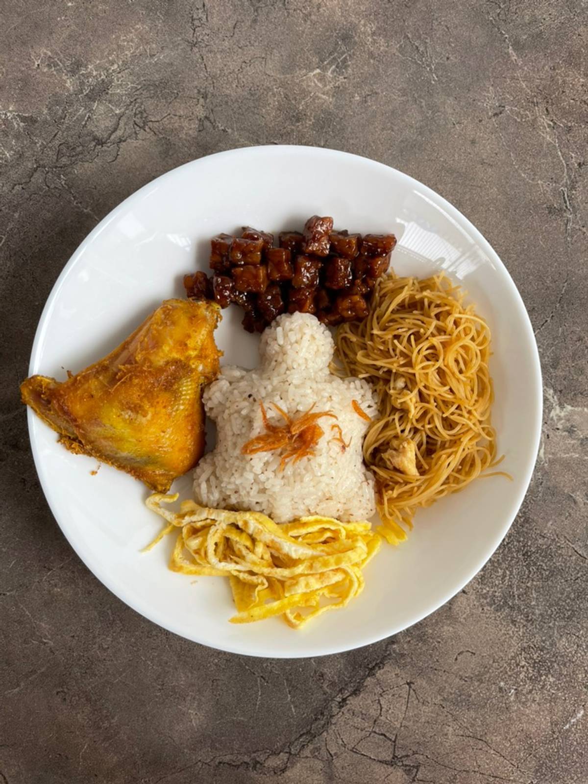 Nasi uduk kampung komplit pakai santan instant foto resep utama