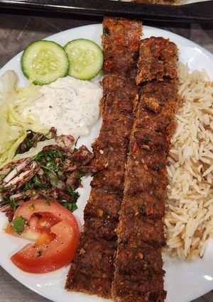 صورة لوصفة كباب لحم بالفرن بطريقة سهلة ولذيذة