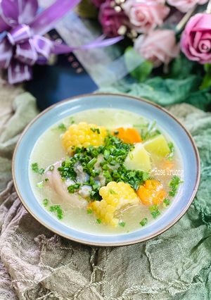 Hình của món Canh Giò Heo Nấu Bắp Khoai Tây.