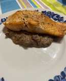 Salmone su crema di fagioli alla messicana