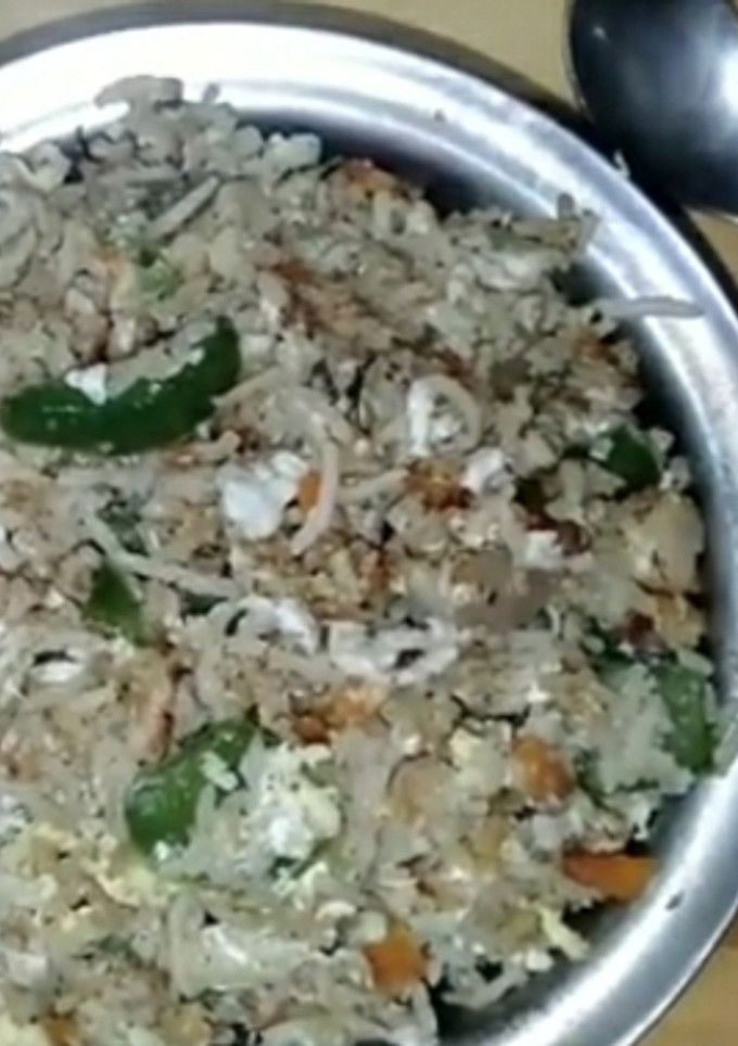 எக் பிரைட் ரைஸ் (without Souce) (Egg fried rice recipe in tamil) செய்முறை முக்கிய புகைப்படம்