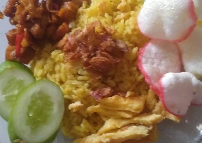 Nasi kuning magic com