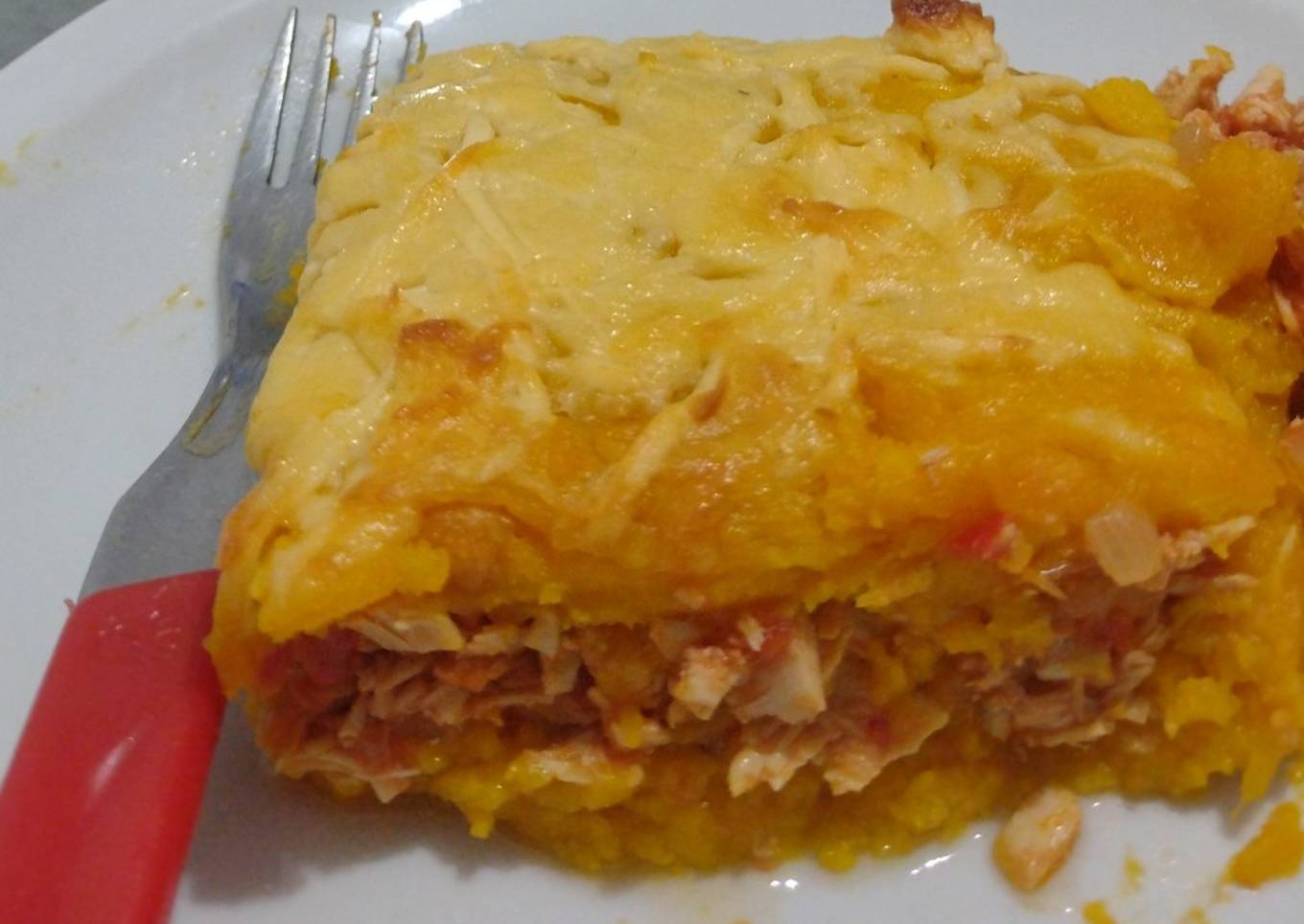 Pastel de calabaza, pollo y queso