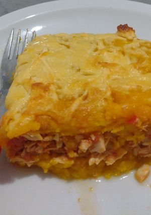 Una foto de Pastel de calabaza, pollo y queso