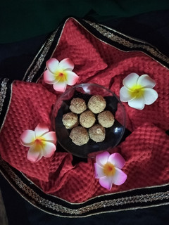 A picture of Dates laddu.