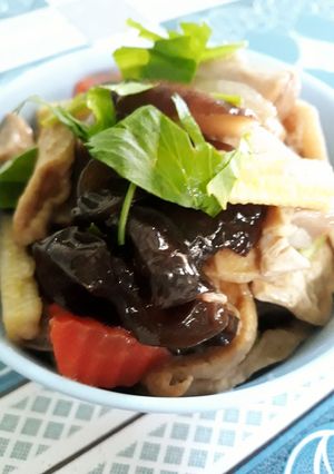 รูปของ ผัดเห็ด 5 อย่าง เจ #กินผักรักสุขภาพ7