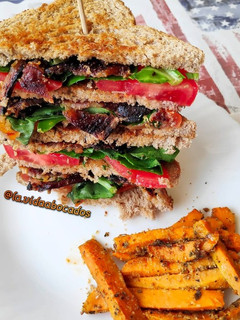 Una foto de Sándwich BLT americano