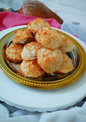 A picture of Coconut Macaroons.