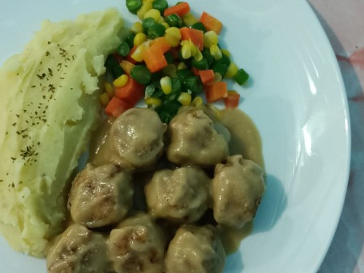 Bagaimana Menyiapkan Swedish meatball, Lezat Sekali